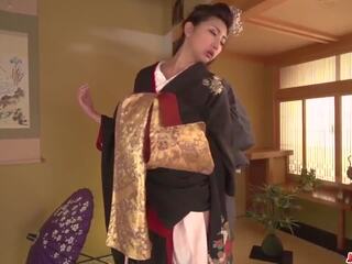 Mom aku wis dhemen jancok takes down her kimono for a big kontol: free dhuwur definisi bayan movie 9f